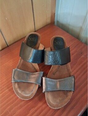 Sofft 7.5M Black Silver Wedge Sandal Open Toe